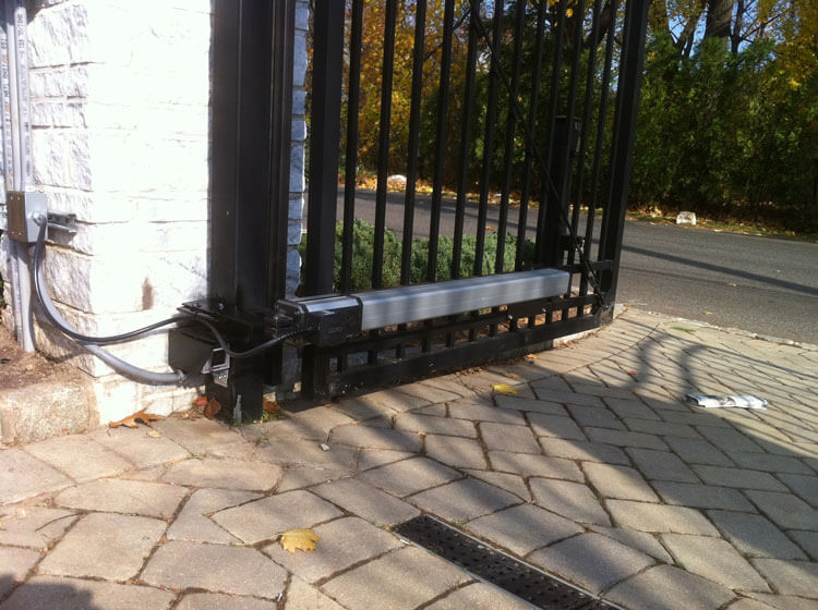 LOW-PROFILE-SWING-GATE (2) (1)